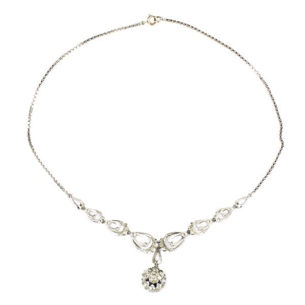 Collana in oro bianco e diamanti-1