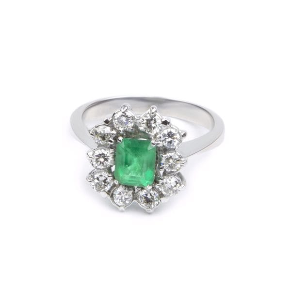 Anello a margherita con smeraldo-1