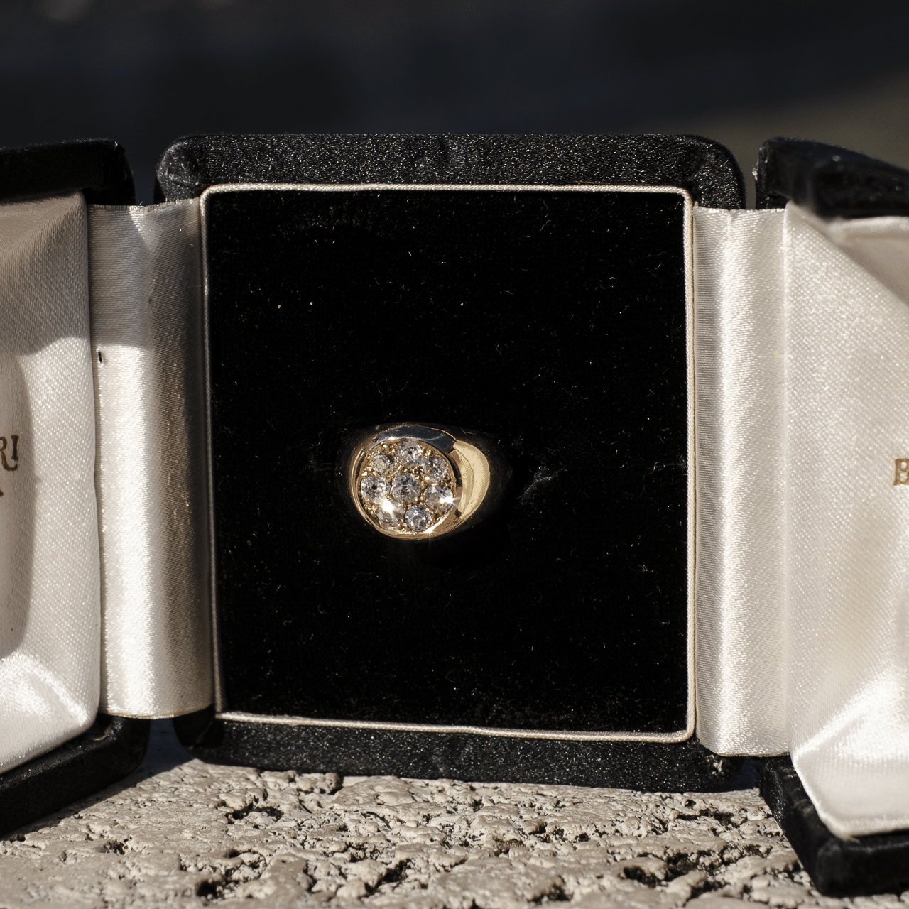 Anello Vintage con Diamanti a Cluster - immagine 7