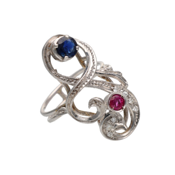 Anello ondulato anni 60 in oro con zaffiro, rubino, e diamanti_1