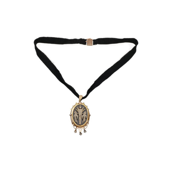 Victorian Gold Necklace with Natural Pearls and a Memorial Compartment