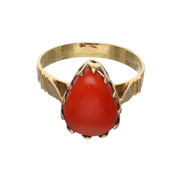 1980s Ring with Teardrop Coral