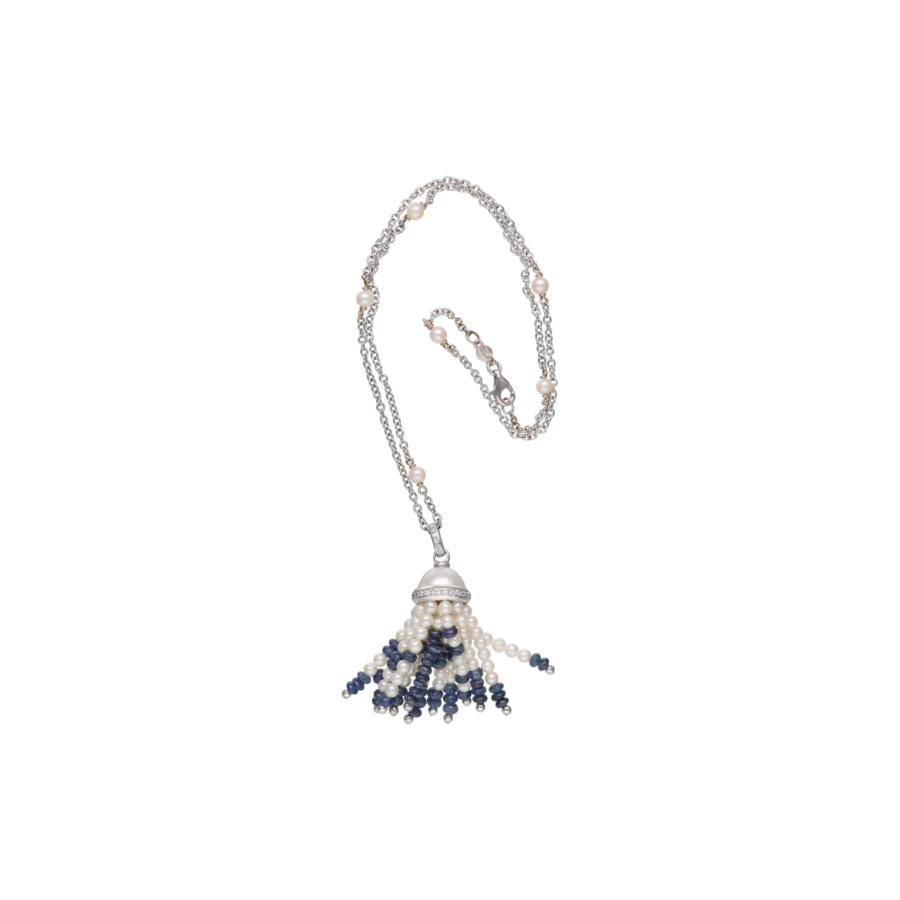 Collana in oro bianco 18 kt con perle coltivate, diamanti, e nappina di zaffiri_2