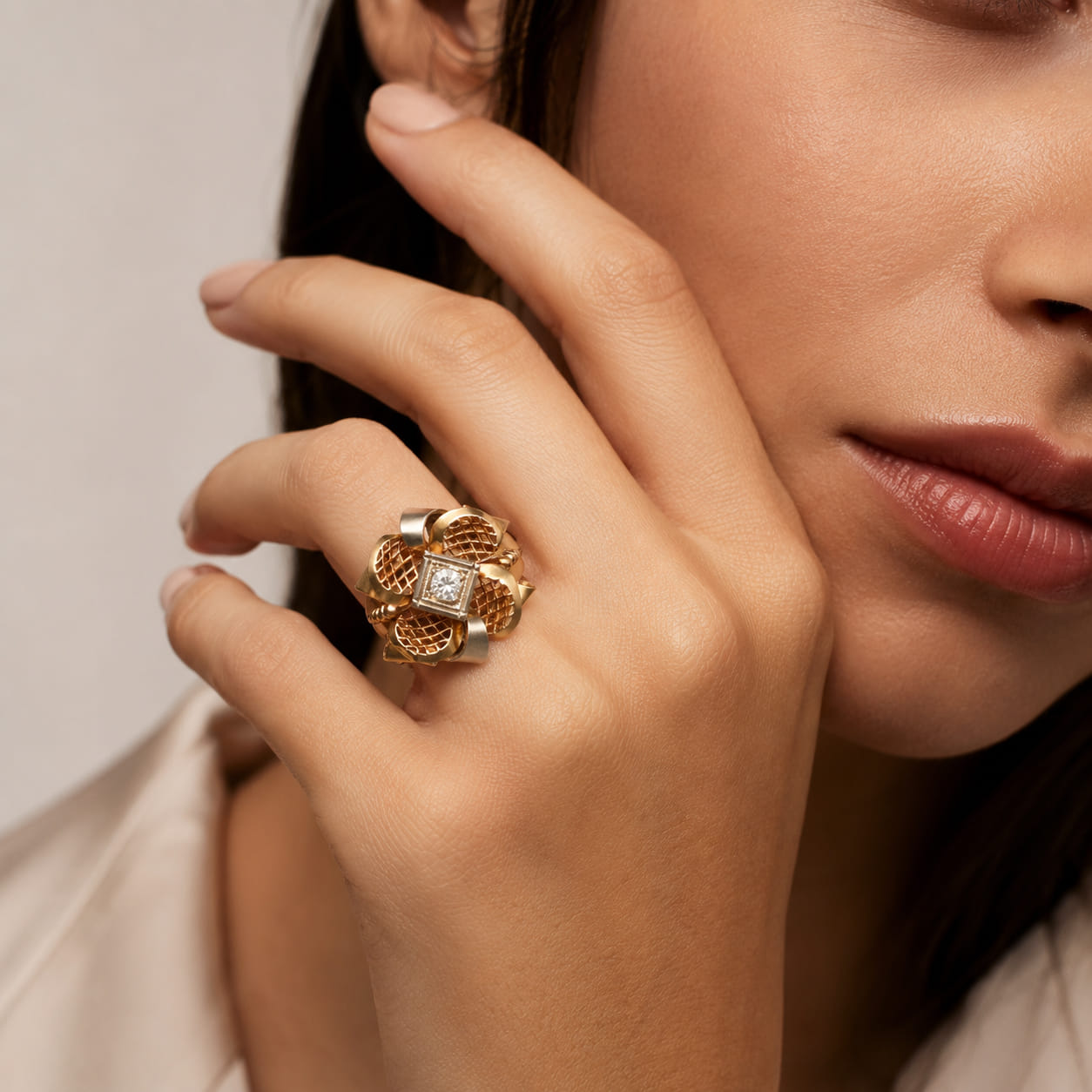 Anello a fiore anni 40 con diamante centrale_4
