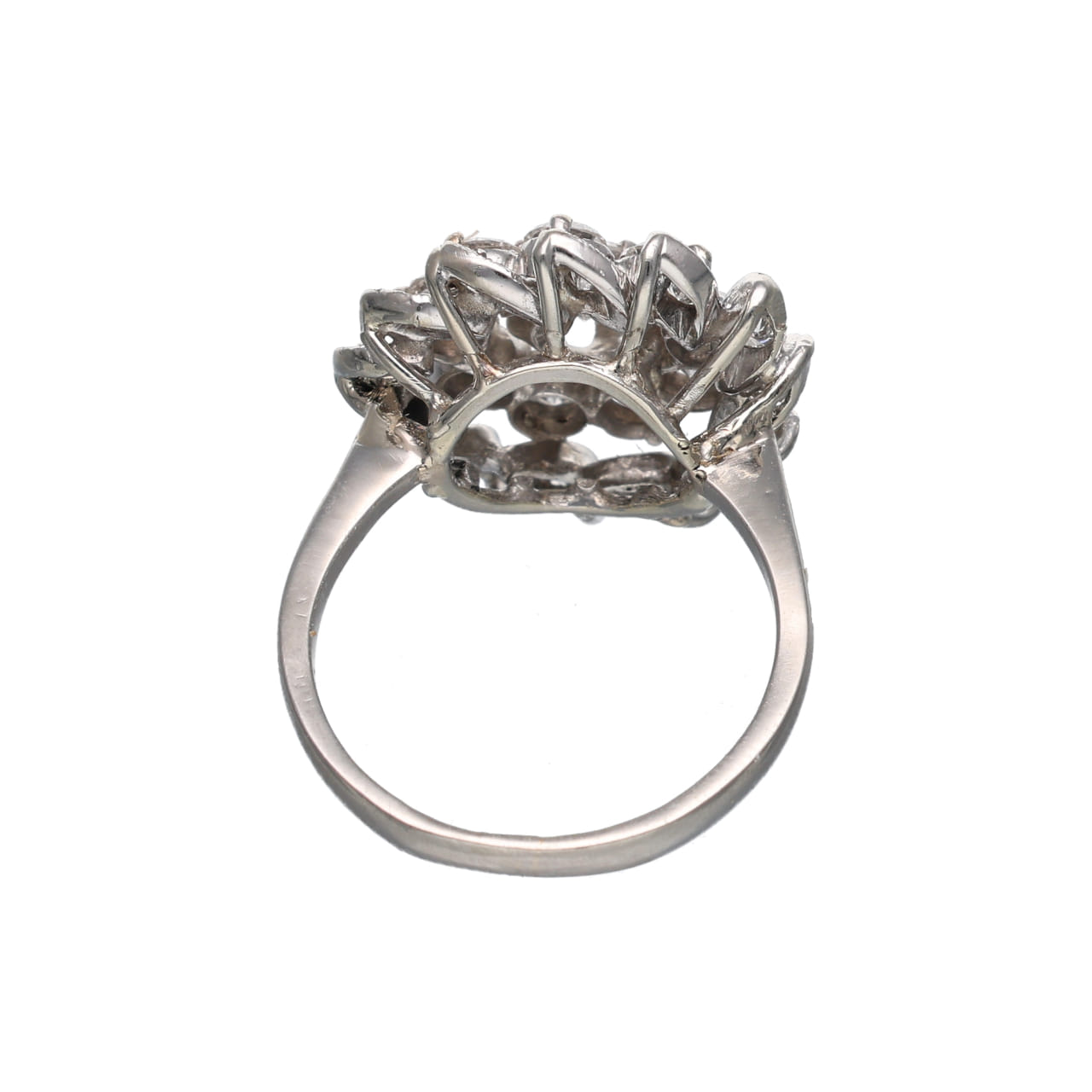 Anello a fiore anni 60 con diamanti_3